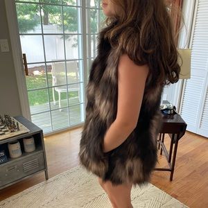Jocelyn fox fur vest size sm